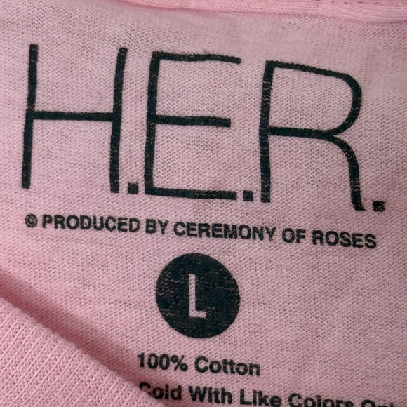 HER Pink Graphic Women's Band T-Shirt Top H.E.R size L - Picture 5 of 6
